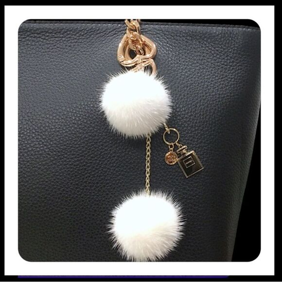 CHANEL KEYCHAIN KEY CHARM FOX FUR PUFFY BEAUTY CHARM GOLD TONE - Picture 3 of 5